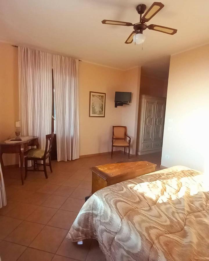 Il Girasole Hotel Strevi Buitenkant foto